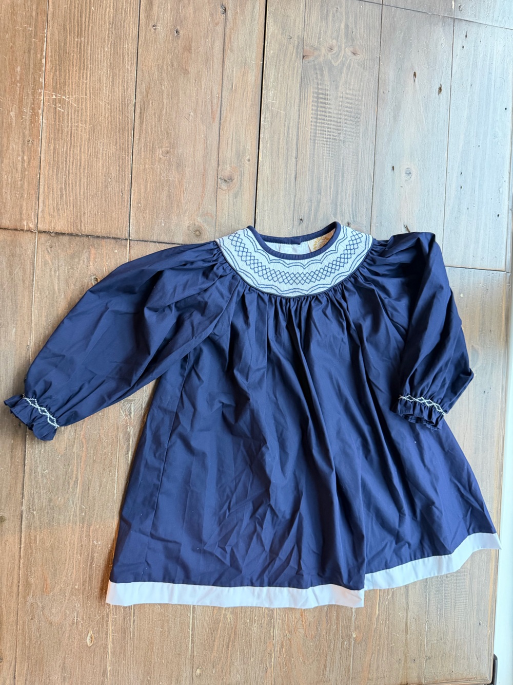 Beaufort Bonnet Company Sandy Smocked Dress size 5 navy/white
